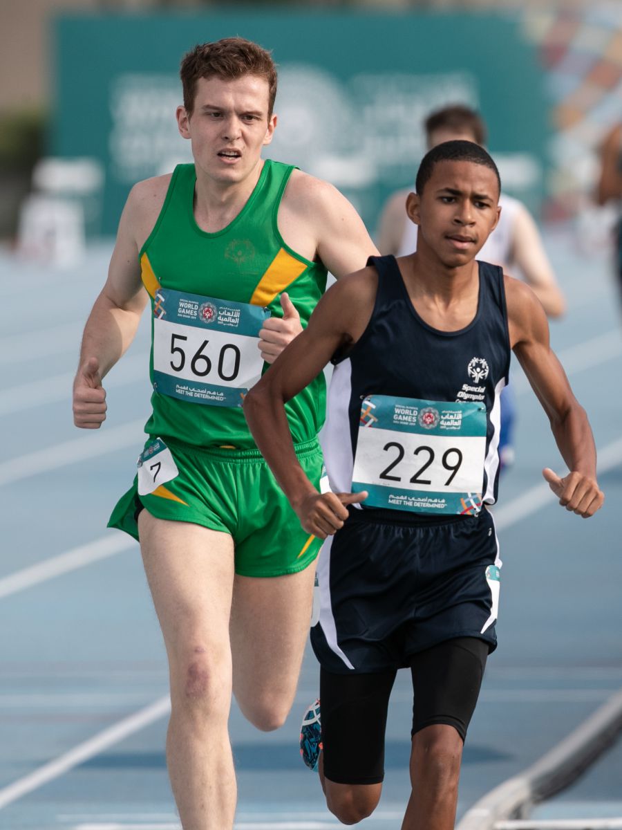 Beaver Smith runs for gold in 800m